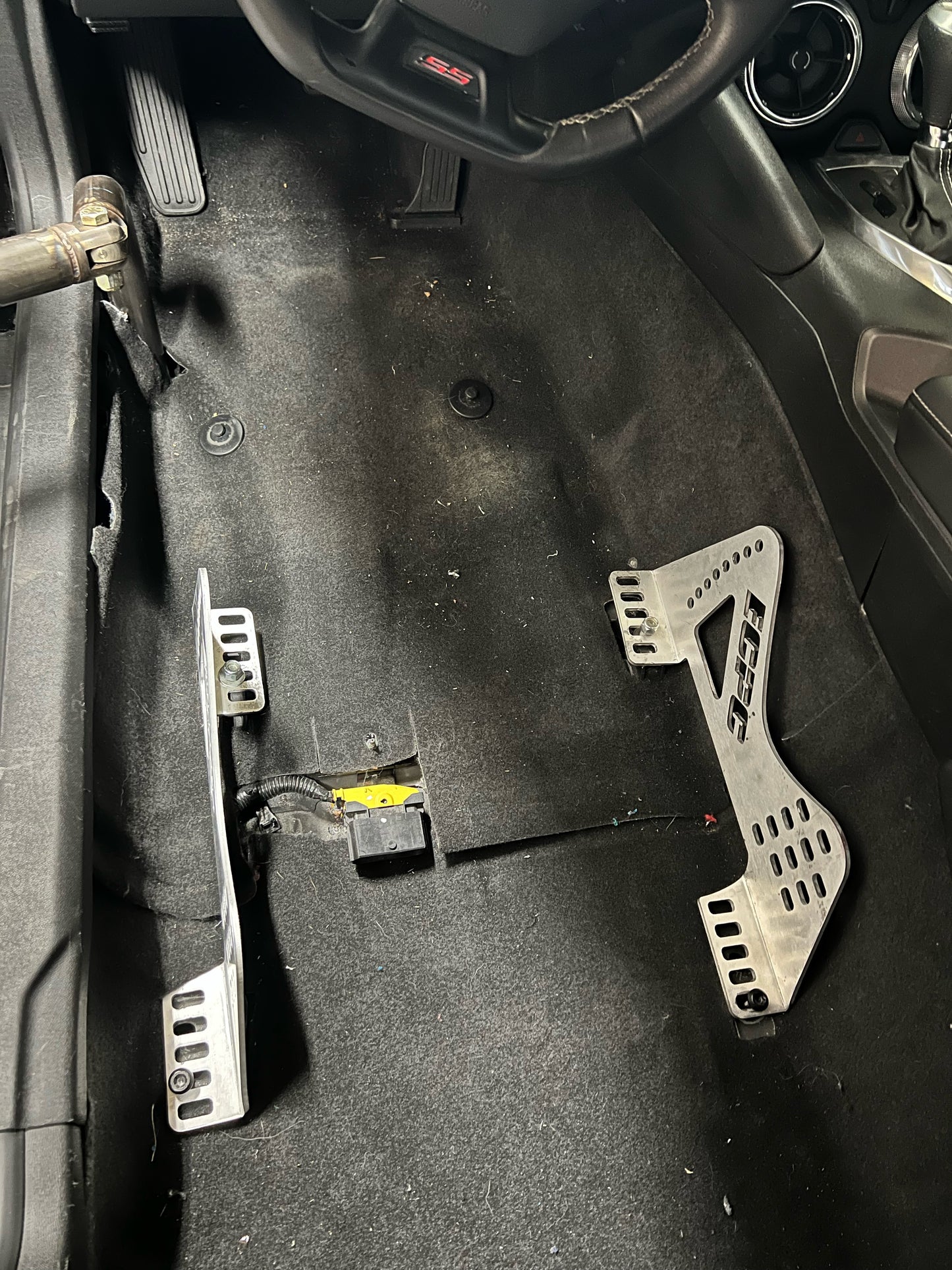 6th Gen Camaro Seat Brackets Passenger Side